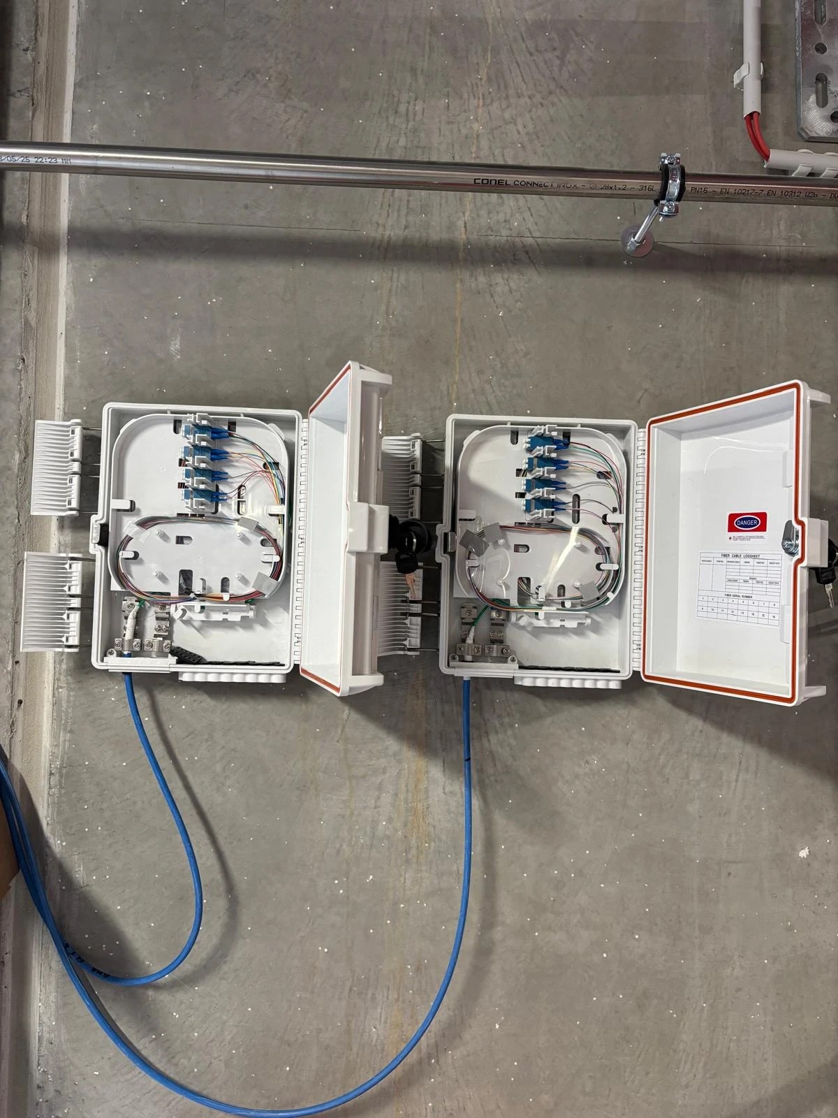 LWL Spleissbox offen mit sauberem Innenleben